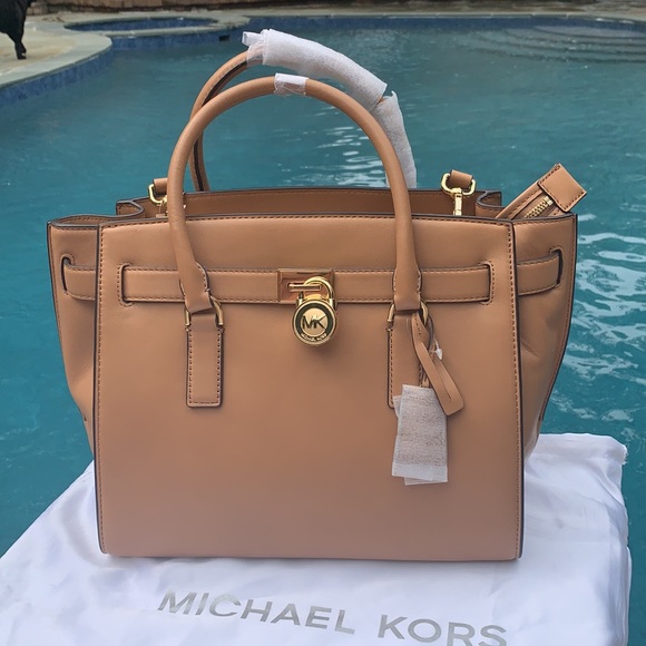 Michael Kors Handbags - Authentic New Michael Kors Lg Hamilton Traveler
